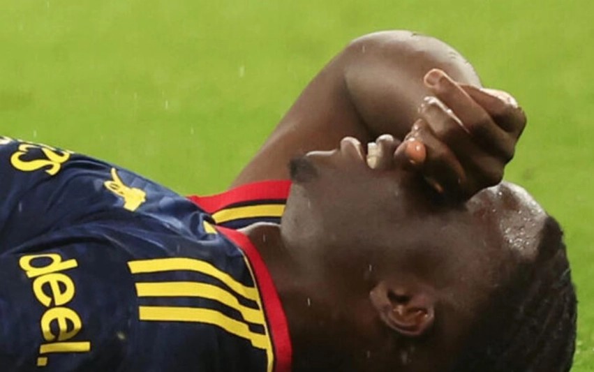 Arsenal në alarm: Dëmtimi i rëndë i Bukayo Sakës detyron Mikel Artetën të rishikojë strategjinë e ngarkesës
