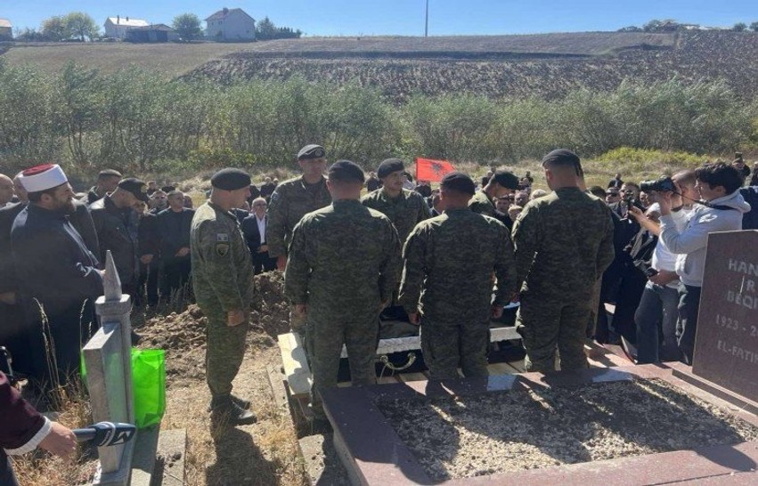 Vushtrri, i jepet lamtumira e fundit pas gati tri dekadash Adem Beqirit, viktimë e luftës