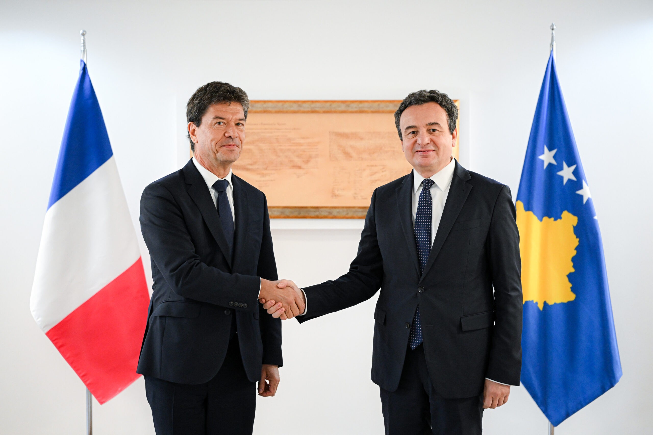 Kurti pret diplomatin e ri francez, Jean-François Huchet: Theksi te bashkëpunimi ekonomik dhe rruga evropiane e Kosovës
