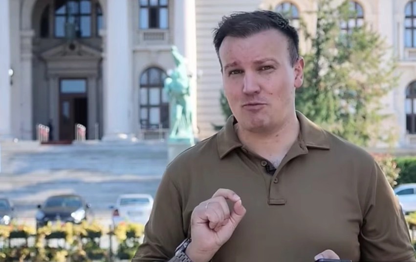 Pas dëbimit nga Mali i Zi për arsye sigurie, blogeri i njohur rus kthehet në Moskë përmes Serbisë