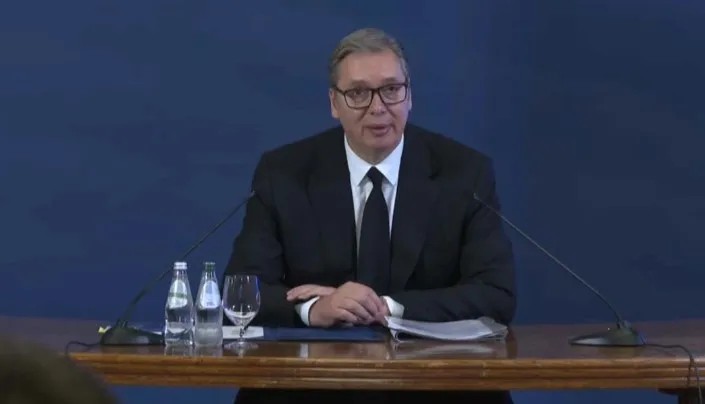 Kthesë e papritur në Beograd: Aleksandar Vuçiqi largohet nga kreu i shtetit