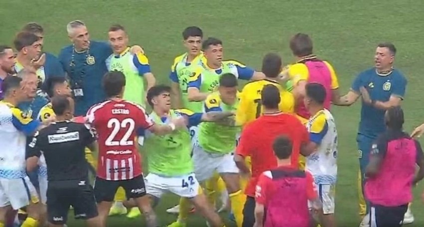 Skenë dhune në Superkupën e Argjentinës: Juan Sebastian Veron sulmon ashpër gjyqtarin pas përfundimit të finales