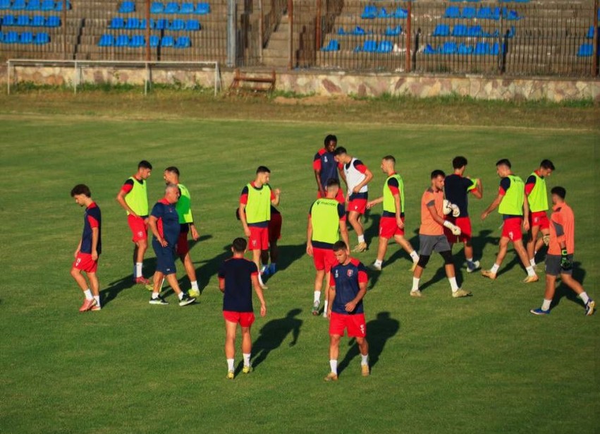 Vllaznia merr lajme pozitive gjatë pauzës, Lirim Kastrati drejt fushës së blertë