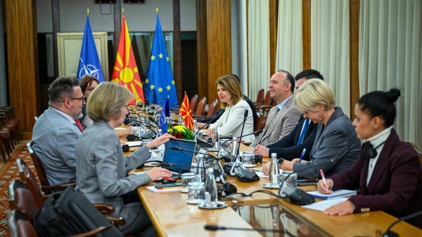 Gashi takon delegacionin e KiE-së: Pushteti lokal dhe decentralizimi janë shtylla të demokracisë