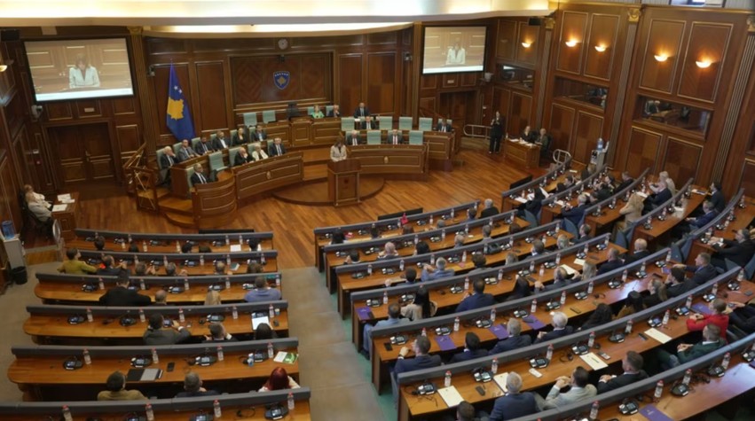 Specialja dhe Presidenca në tavolinë: A po shkojnë drejt një aleance PDK-ja dhe Vetëvendosja?