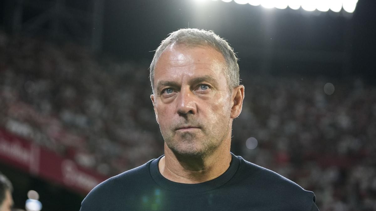 Nisja perfekte e kurorëzon Hansi Flick me çmimin e trajnerit të muajit në La Liga