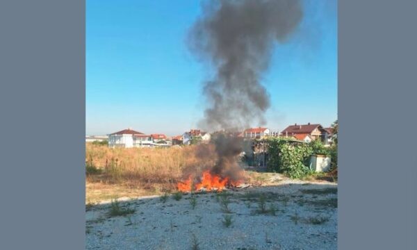 Ndotja e mjedisit në Prizren: Djegia e mbeturinave i kushton 500 euro autorit