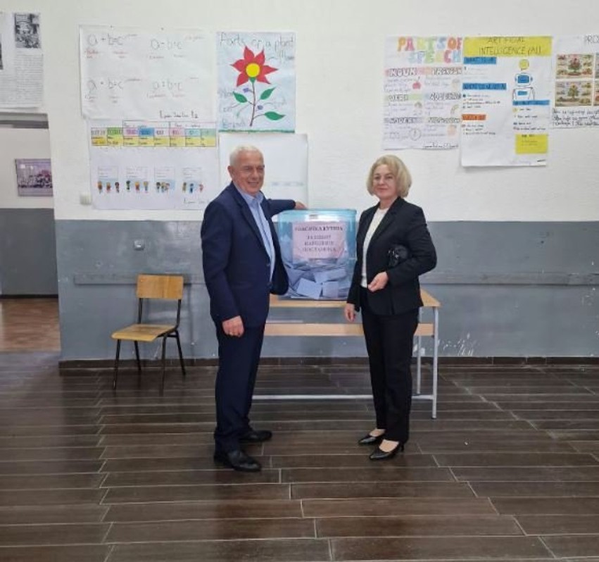 Zgjedhjet në Serbi: Nagip Arifi hedh votën dhe bën thirrje për pjesëmarrje masive të qytetarëve