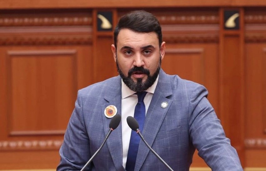 Tubim masiv para Parlamentit nesër, Këlliçi: T'i japim goditjen finale regjimit të korruptuar