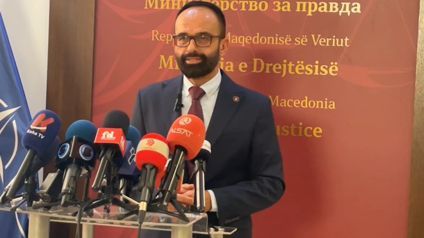 Zgjidhje moderne për provimin e Jurisprudencës: Ministri Shasivari takon studentët për të diskutuar modelin e ri