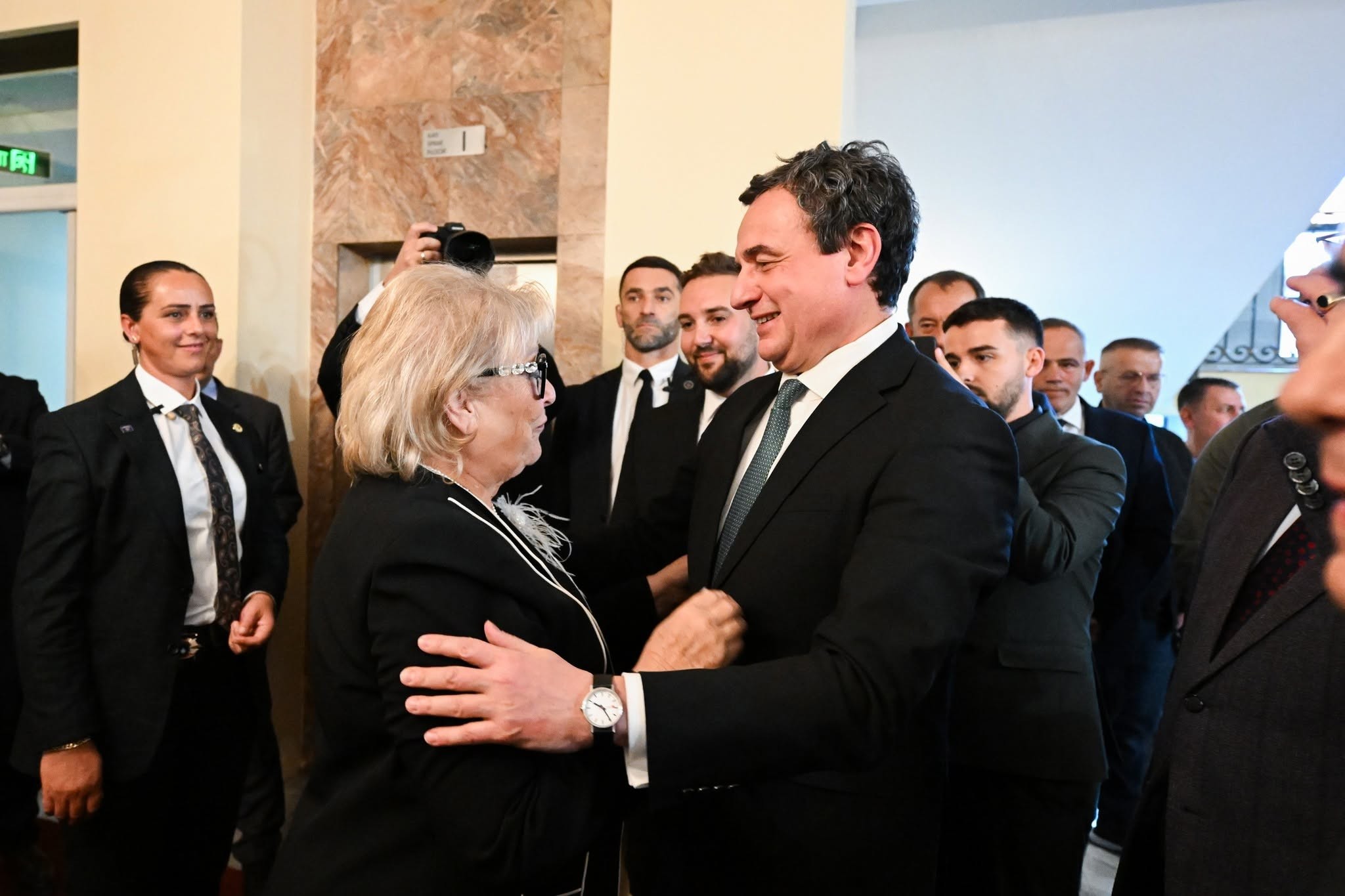Kryeministri Kurti zhvillon takim zyrtar me presidenten Shiroka-Pula në ambientet e Presidencës