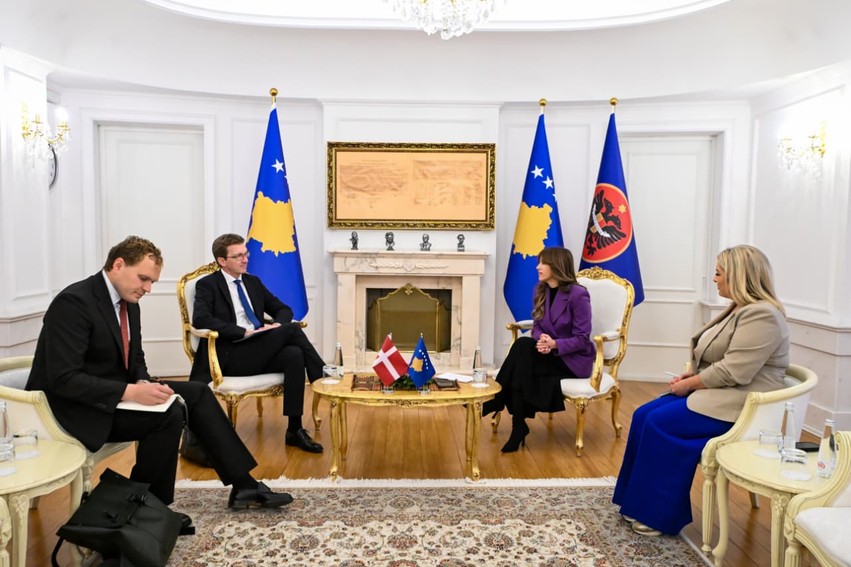 Bashkëpunimi dypalësh në fokus: Ushtruesja e detyrës së Presidentes, Albulena Haxhiu, pret diplomatin danez