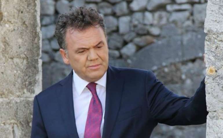 “Jo në emrin tim”: Ilir Shaqiri zbulon tekstin e fuqishëm të këngës kushtuar çlirimtarëve