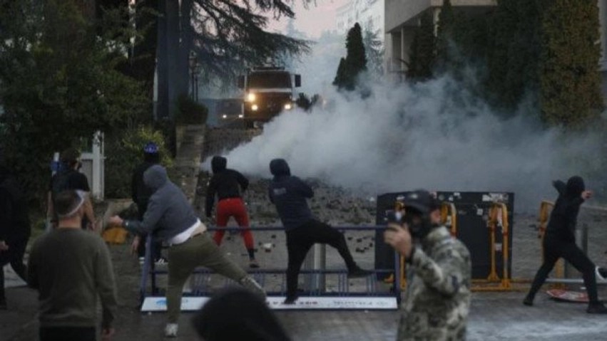 Analiza e Financial Times: Pakënaqësitë qytetare nuk e rrezikojnë pushtetin e Ramës dhe as perspektivën evropiane të vendit