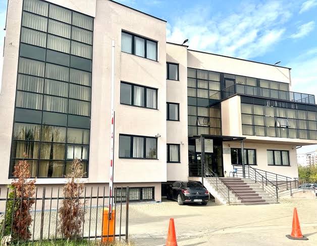 Operacioni antidrogë në Gjilan: Prokuroria kërkon paraburgim për dy persona pas kapjes së mbi 50 kg marihuanë
