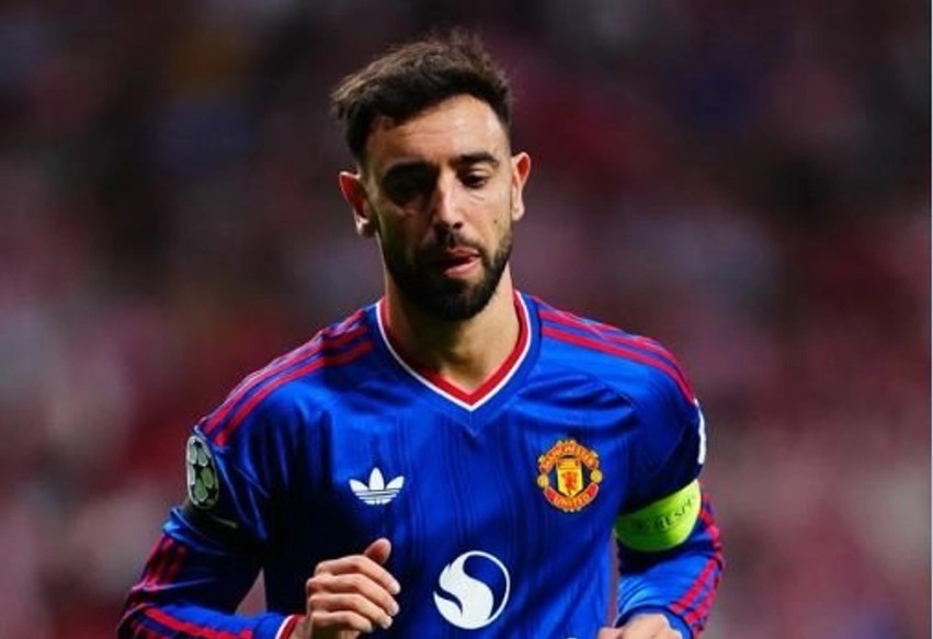Lëvizje e bujshme te Manchester United: Carrick lë në stol Bruno Fernandesin për sfidën ndaj Bournemouth