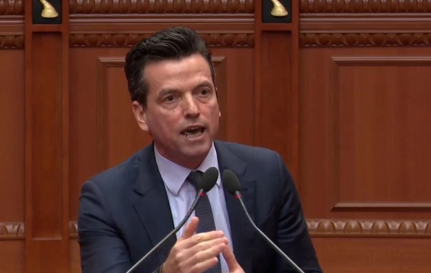 “Foli si i dënuar nga drejtësia” – Agron Shehaj lëshon akuza të ashpra ndaj kryeministrit Rama nga Rinasi