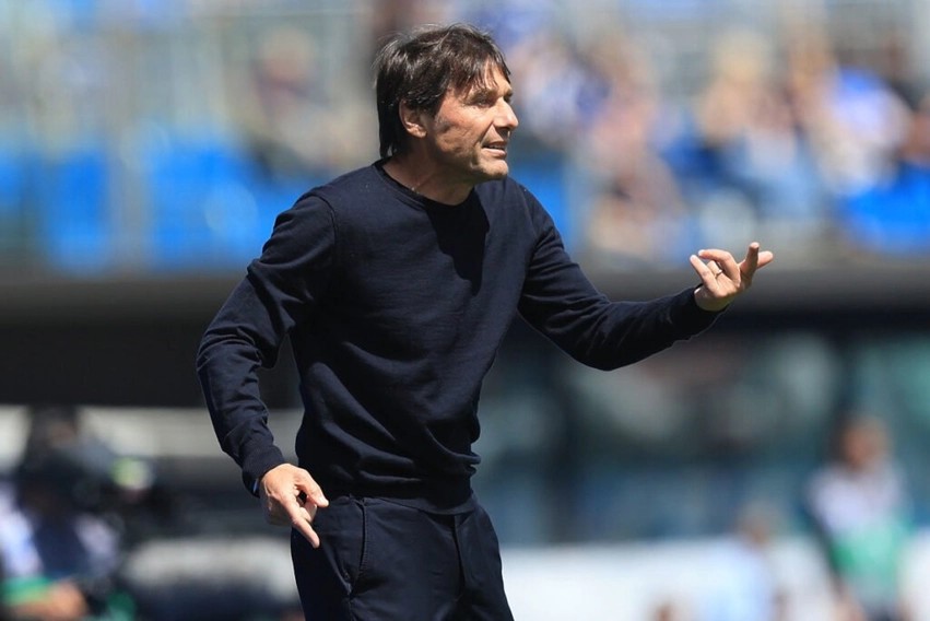 E ardhmja e Antonio Contes: Emri i italianit lakohet si pasardhës i mundshëm te Manchester United