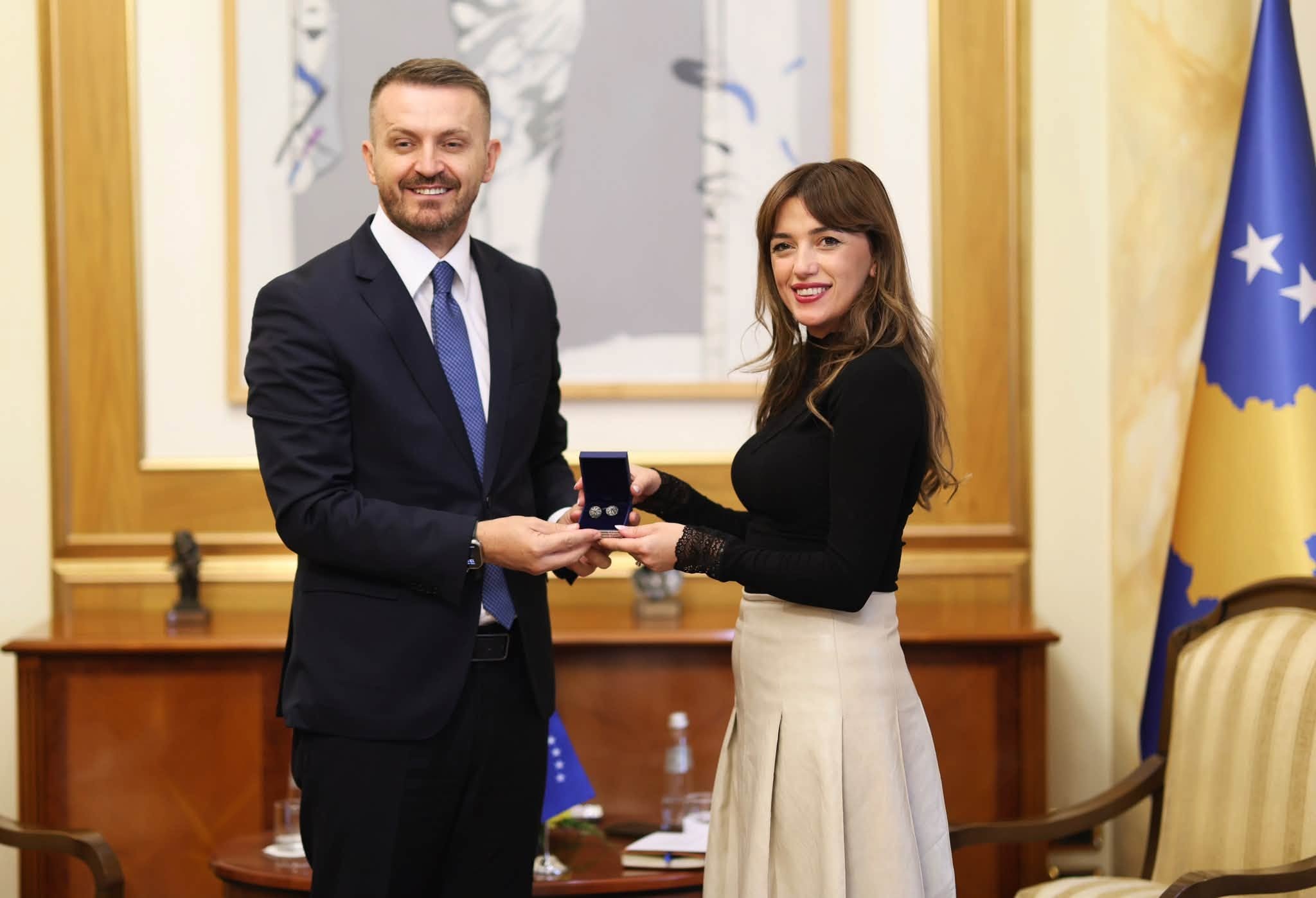 Haxhiu e ministri malazez Dukaj bisedojnë për partneritetin rajonal dhe rrugën drejt Bashkimit Evropian