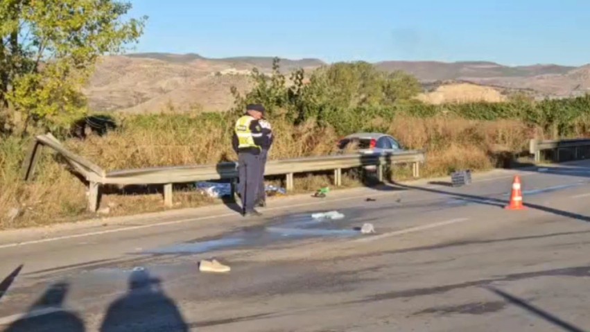 Tragjedi në Korçë: Përplaset për vdekje 60-vjeçari me motor, plagoset rëndë efektivi i policisë