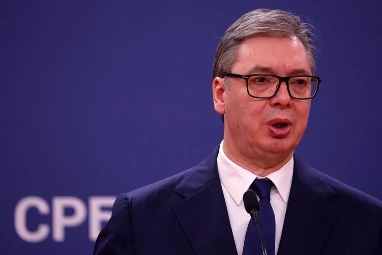 Biseda telefonike njëorëshe: Vuçiq njofton Putinin për dorëheqjen e paralajmëruar