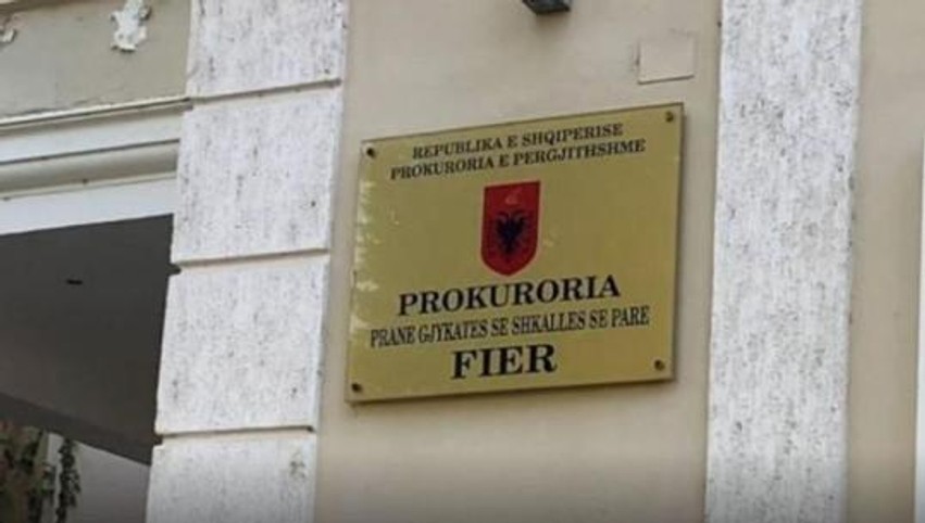 Tragjedia në Patos: Përfundojnë hetimet për vajzën që akuzohet se mbyti me tel babanë, në gjyq edhe nëna