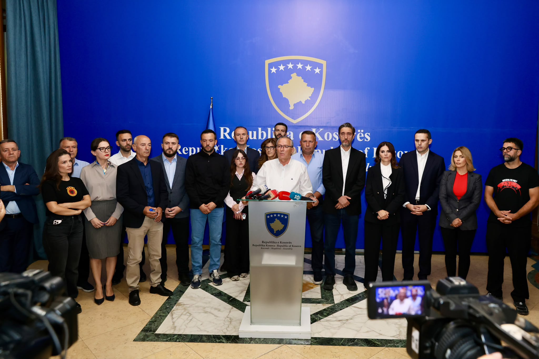 PDK dorëzon në Kuvend Projektligjin për ndryshimin dhe plotësimin e Ligjit për Dhomat e Specializuara