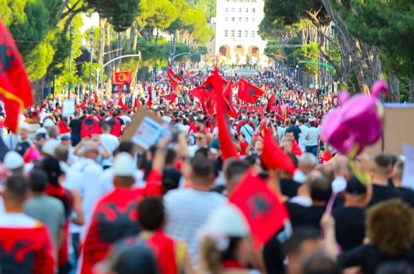Kriza politike dhe protestat në Tiranë, Rexhep Shahu: Nuk ka ku shkon më keq, synohet pushtet pa vota
