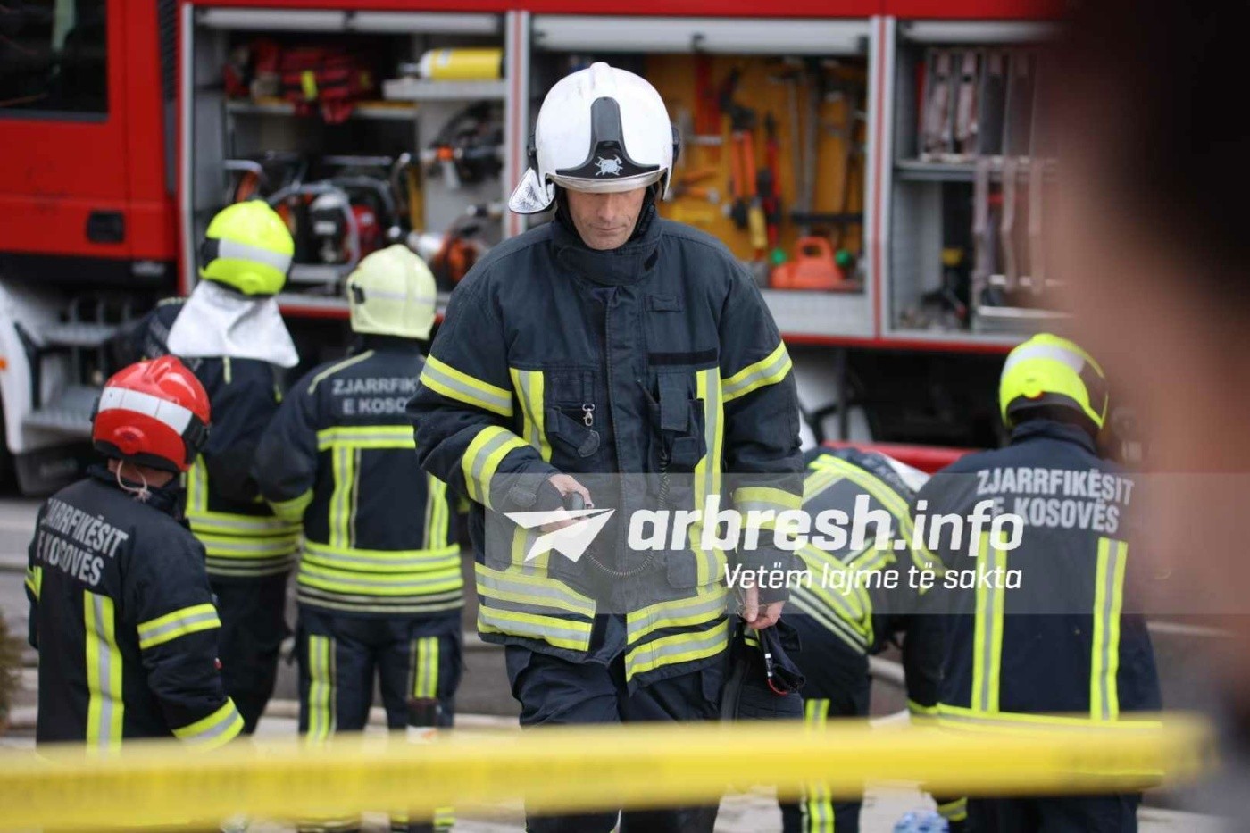 Incident në kryeqytet: Flakët përfshijnë garazhin e një ndërtese në rrugën “Tring Smajli”