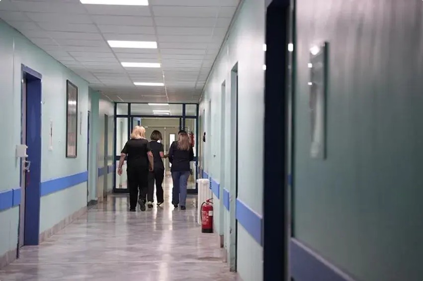 Sulmohet infermierja në Prishtinë gjatë kryerjes së detyrës, reagon ashpër Drejtoria e Shëndetësisë