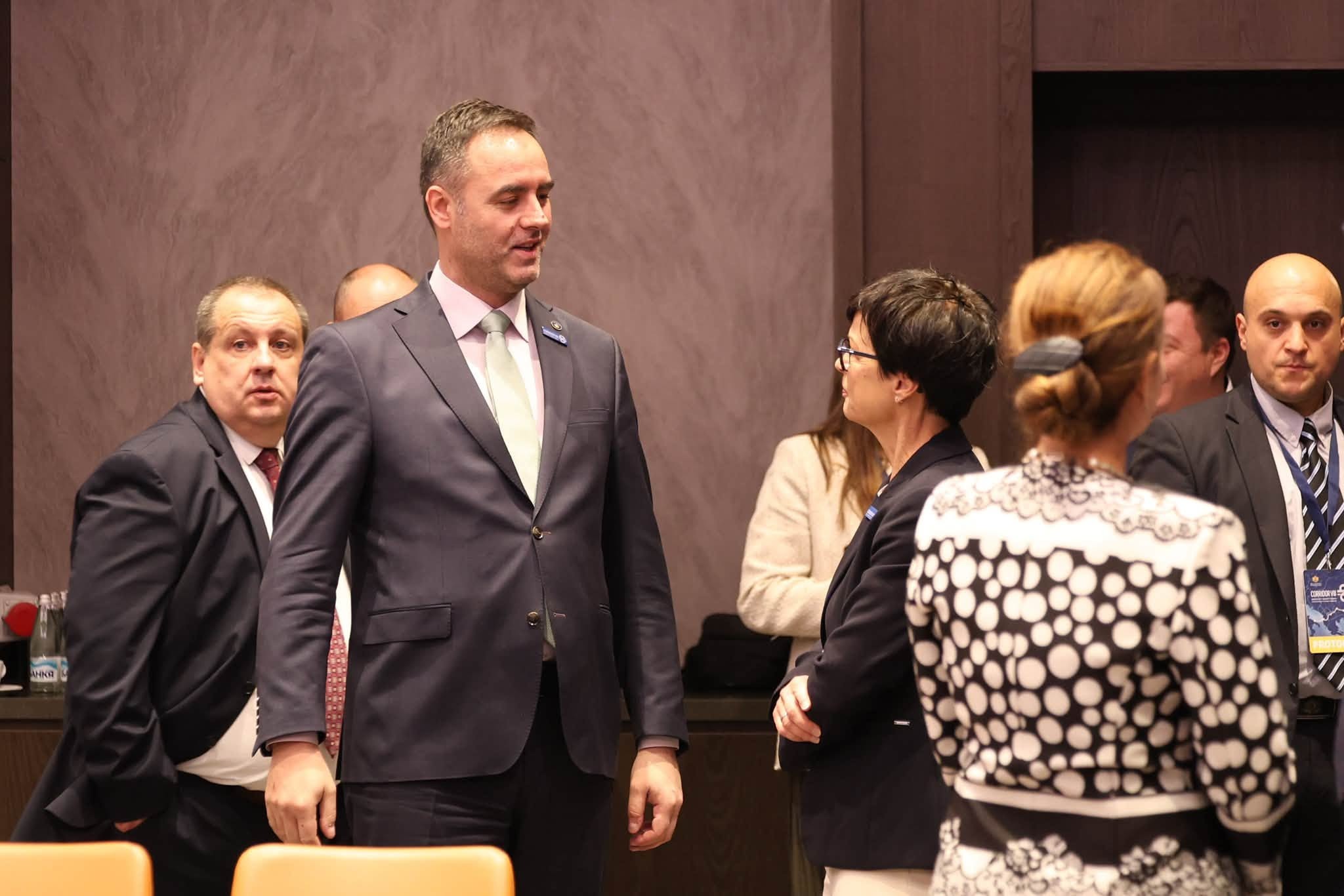 Konjufca nga Sofja: Serbia po bllokon energjinë elektrike për Kosovën, kërkohet reagimi i BE-së