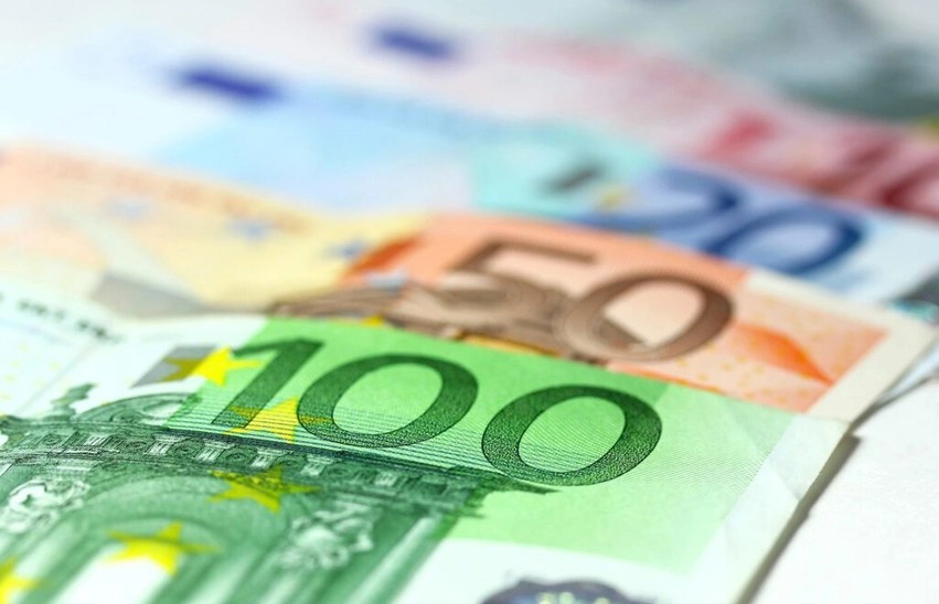 Tregu valutor në Shqipëri: Zbardhen shifrat e reja për blerjen dhe shitjen e valuiutave kryesore