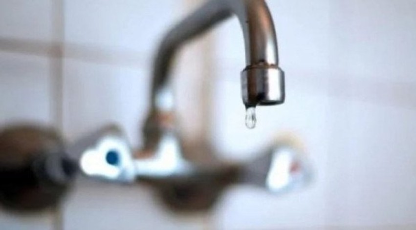 Prishja e gypit lë pa ujë disa rrugë të “Bregut të Diellit”, punimet zgjasin deri nesër