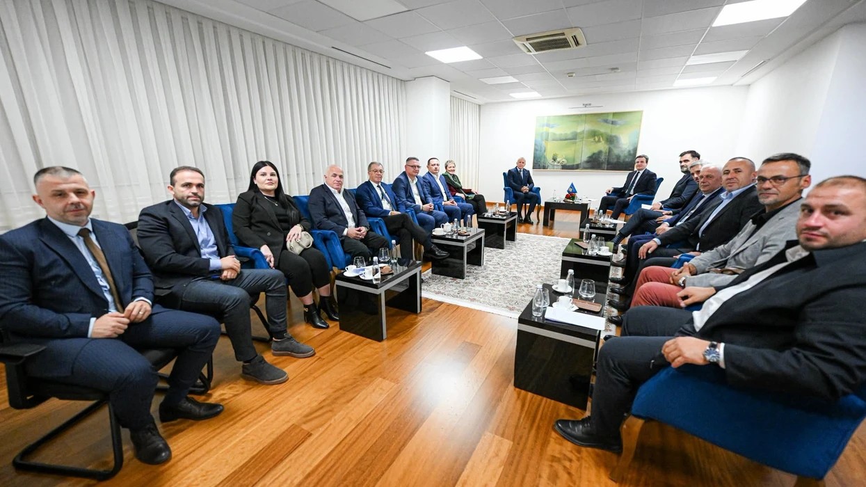 Front i përbashkët shqiptar në Luginë: Partitë politike bëhen bashkë për zgjedhjet në Serbi