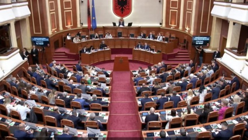 Seancë maratonë në Kuvend: Nga komisioni hetimor për 'KAYO' te interpelancat me katër ministra