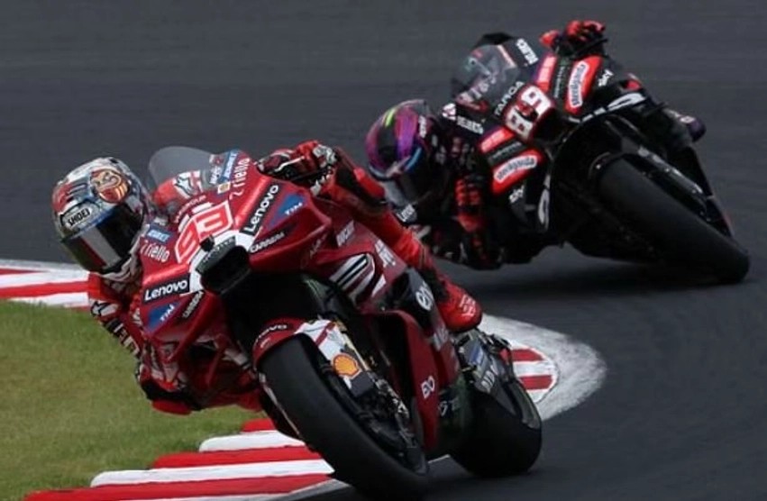 Japonia flet spanjolle: Marc Marquez dominon Motegin dhe ndizet lufta për titull