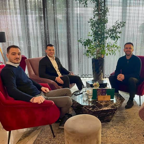 Familjet Thaçi, Veseli dhe Krasniqi me letër publike: Presim përgjegjësi shtetërore, takimi me Haxhiun pas vendimit të Kuvendit