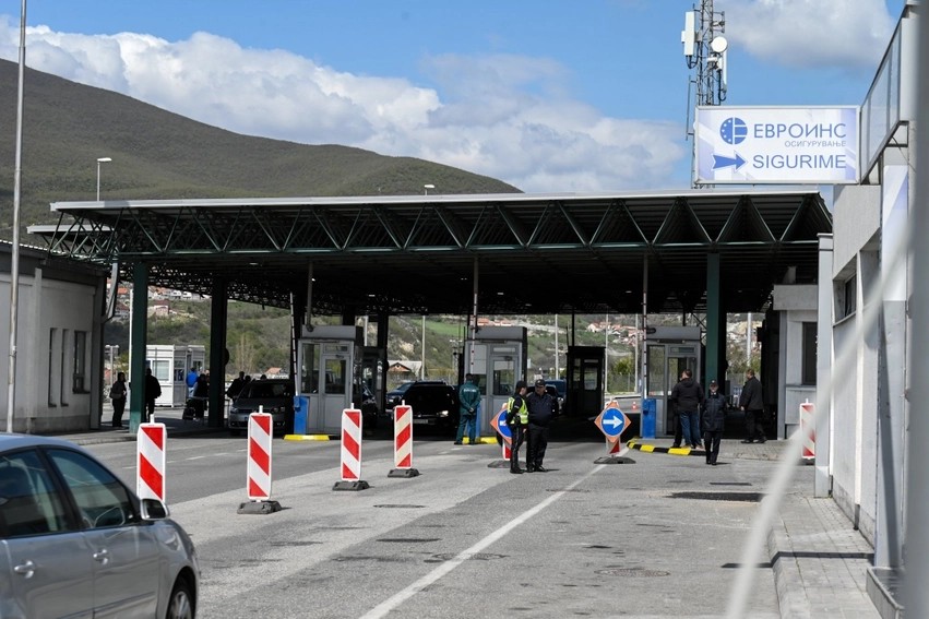 Leposaviq: Ndalohet një i mitur që hyri ilegalisht nga Serbia me automjet
