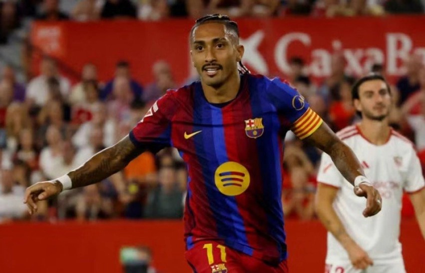 Barcelona mbetet pa Raphinhan, Hansi Flick zbulon arsyen e mungesës së sulmuesit kryesor