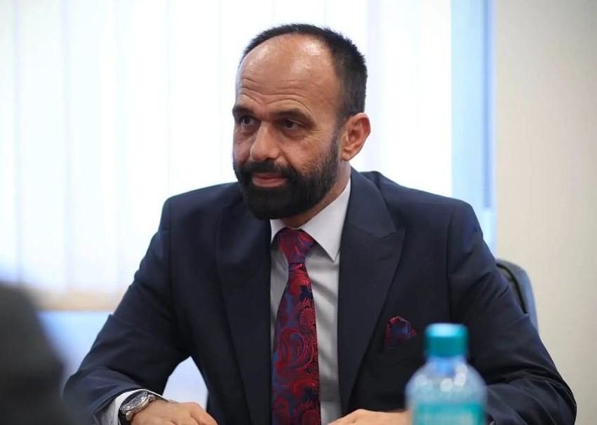 Provimi i Jurisprudencës në shqip: Ministri Shasivari thërret studentët në takim pas tensioneve të gjata