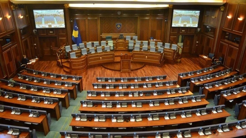 Seancë e jashtëzakonshme në Kuvend, në fokus ndryshimet për Dhomat e Specializuara dhe 21 pika të tjera