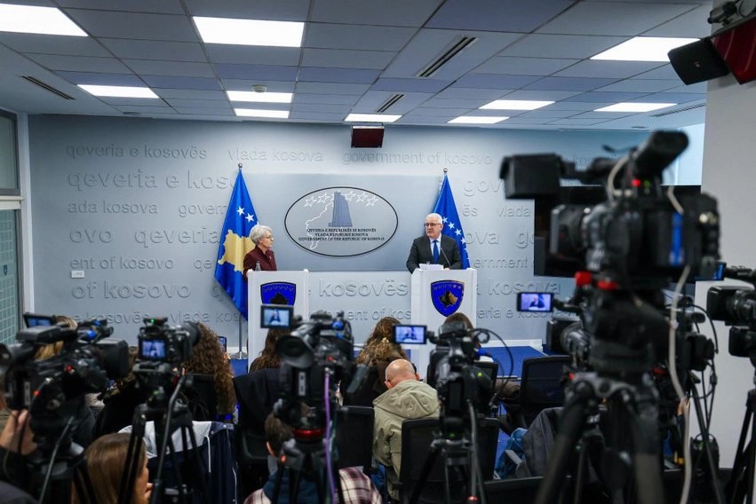 Strategjia e opozitës: Pse Gërvalla dhe Sveçla janë vënë në shënjestër për të lëkundur pushtetin e Kurtit