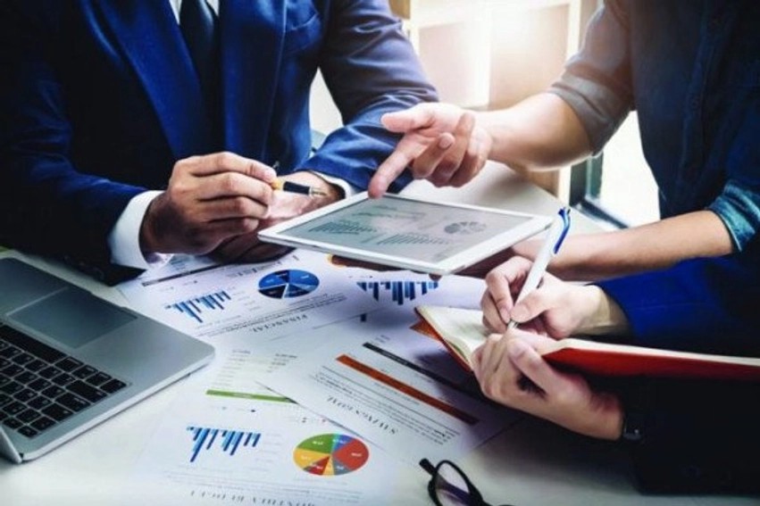 Dyndje e investitorëve të huaj: Regjistrimet e bizneseve në Shqipëri shënojnë rritje dyshifrore