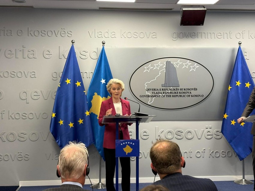 Von der Leyen nga Prishtina: Vendimi i Hagës kërkon respektim, historia e Kosovës nuk mund të tjetërsohet