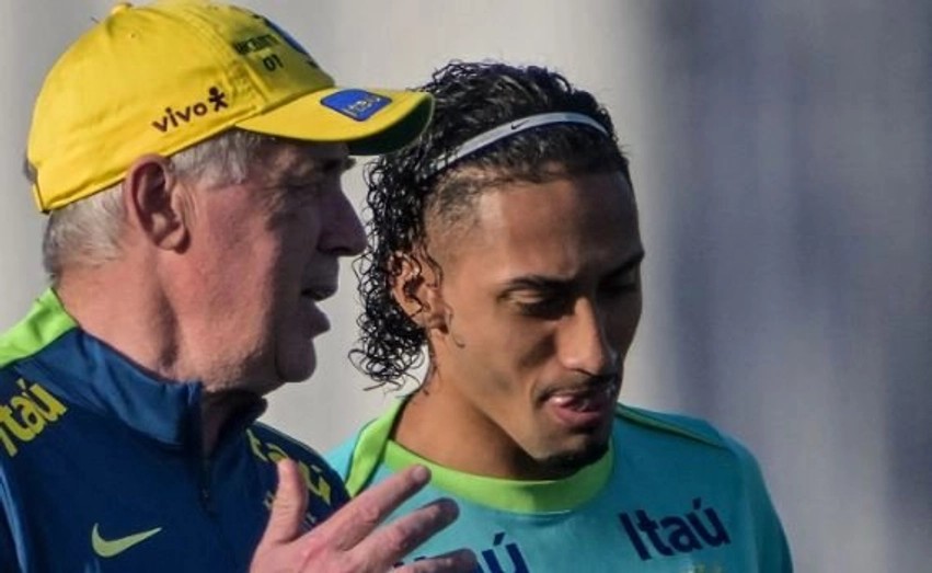 Formuli i suksesit të Barcelonës: Ancelotti gati të transformojë rolin e Raphinha te Brazili