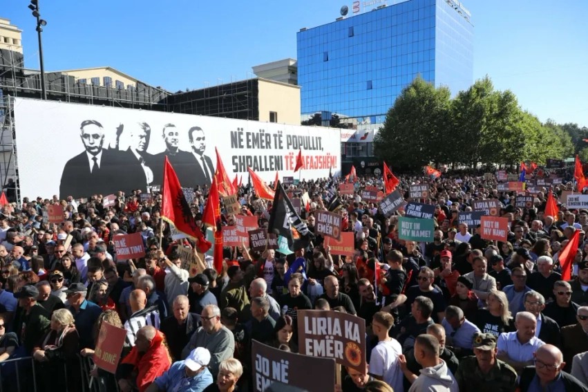 Vëmendje: Lëviz orari i mbajtjes së protestës “Jo në emrin tim” në Prishtinë