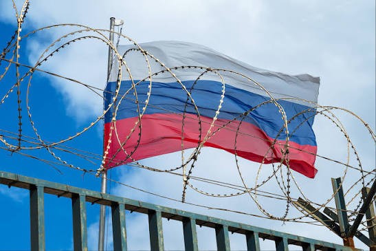 Londra ashpërson masat: Britania e Madhe godet Kremlinin me 31 sanksione të reja
