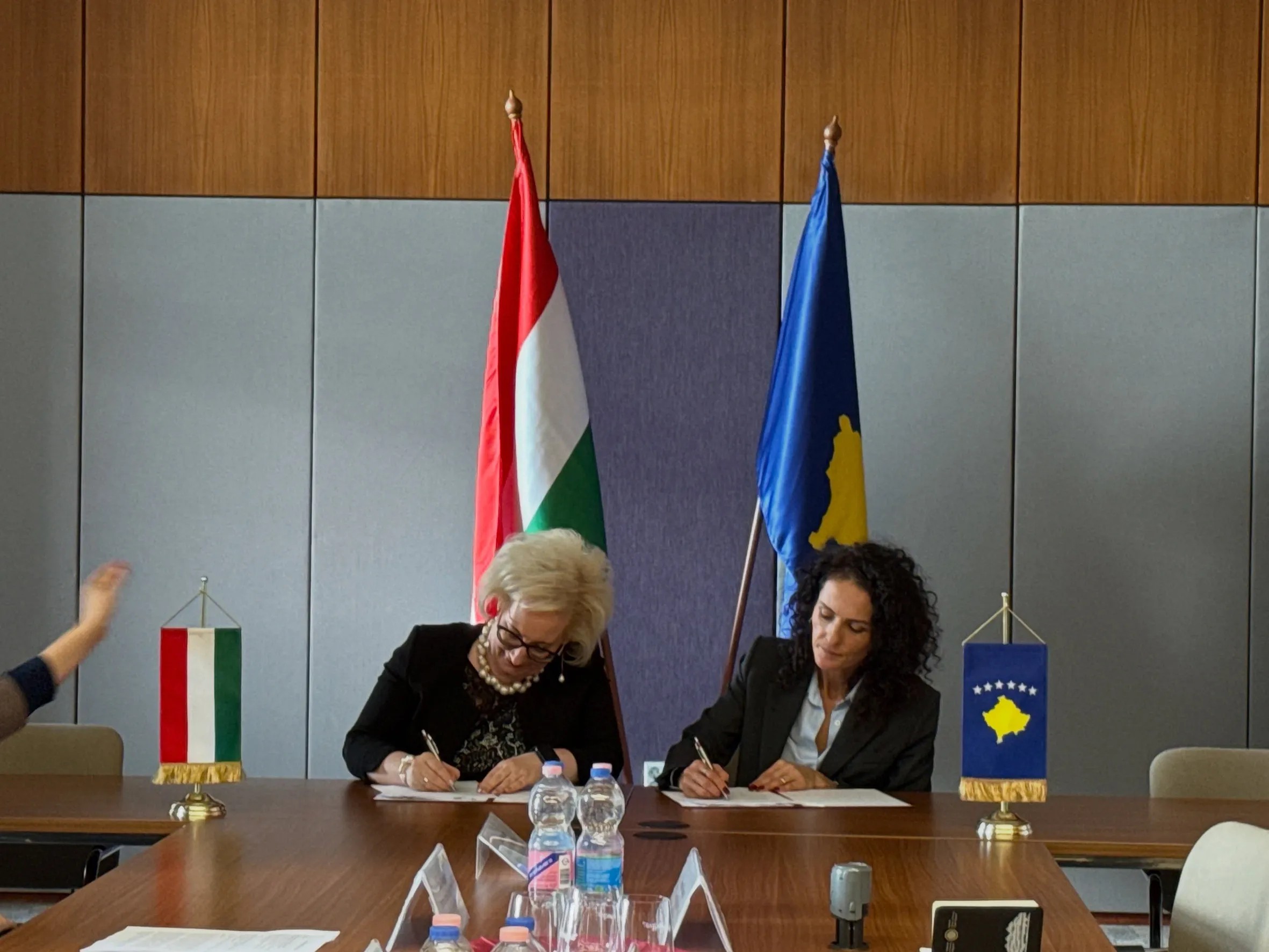 Partneritet strategjik: Kosova dhe Hungaria unifikojnë forcat në fushën e bibliotekonomisë