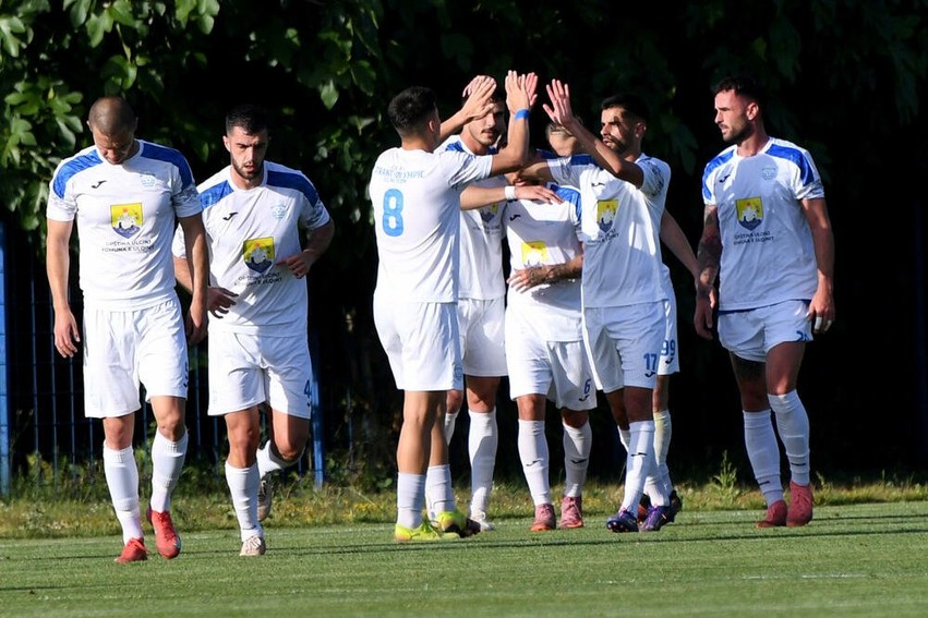 Formë e shkëlqyer e ulqinakëve: Otrant-Olimpik triumfon ndaj Petrovacit dhe komandon elitën e futbollit malazez