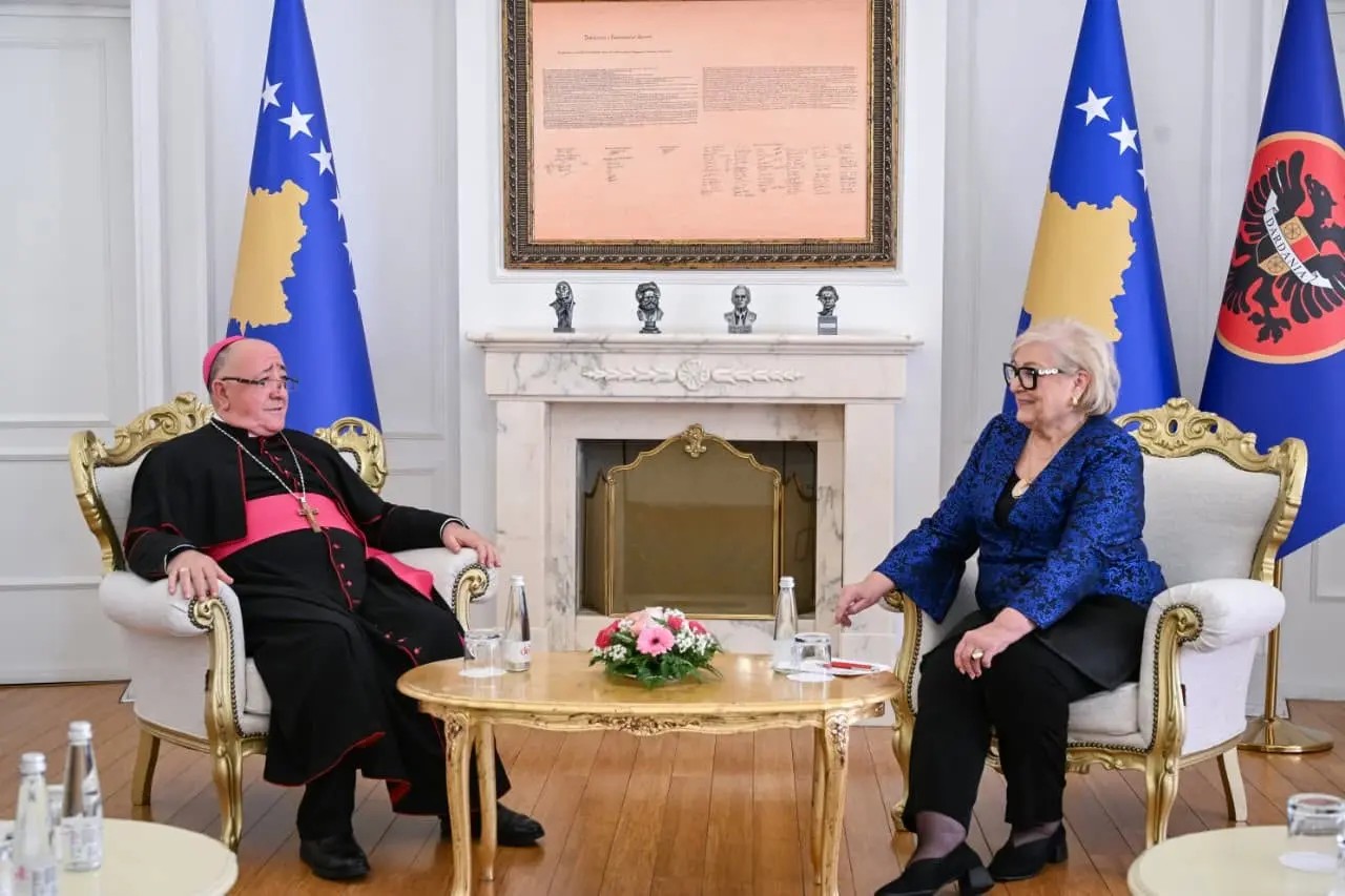 Kreu i Ipeshkvisë Prizren-Prishtinë, Imzot Dodë Gjergji, takon Presidenten Shiroka Pula